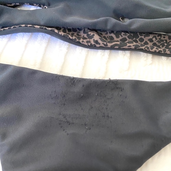 USED Acacia Haku top and Hookipa bottoms. Medium. - Picture 3 of 5